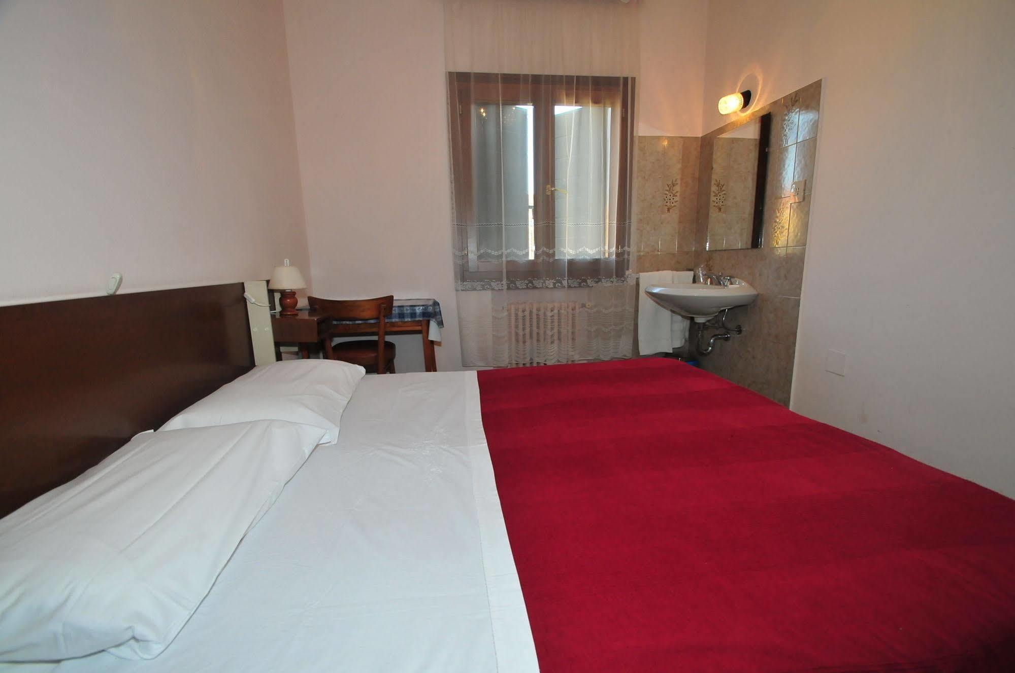 Locanda Sant'Anna Hotel Венеция Экстерьер фото